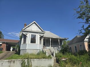 617 Adams St, Vicksburg, MS 39183