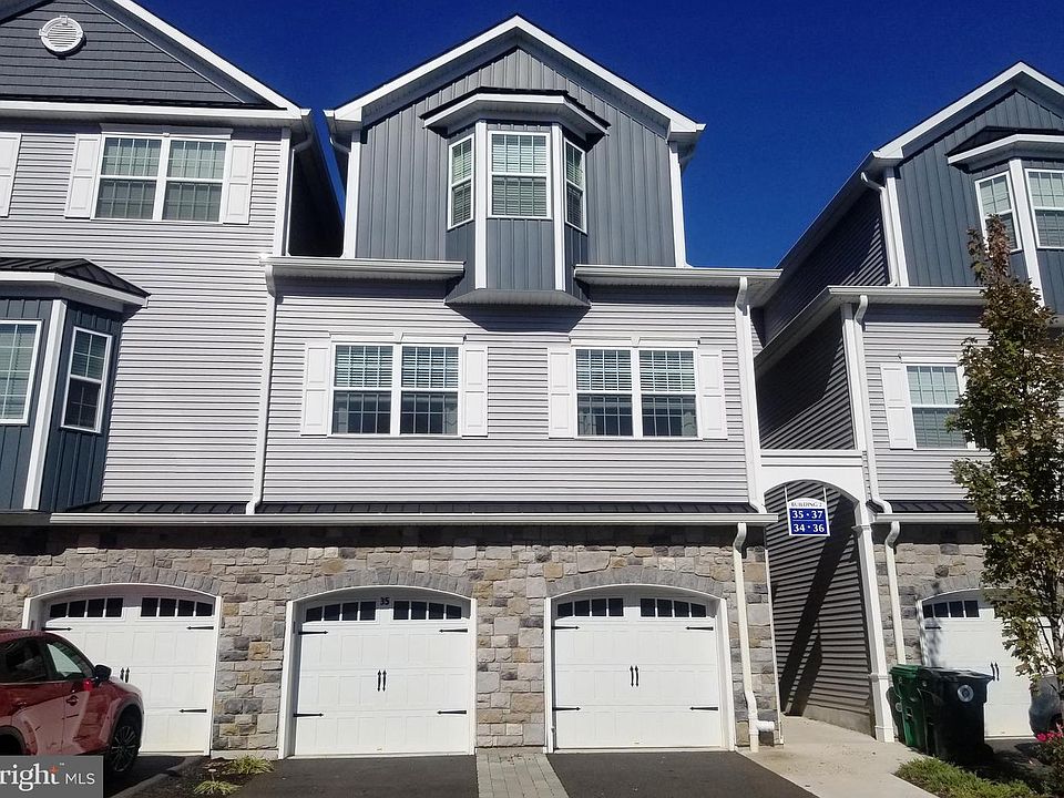 1st image of 35 Emily Ct