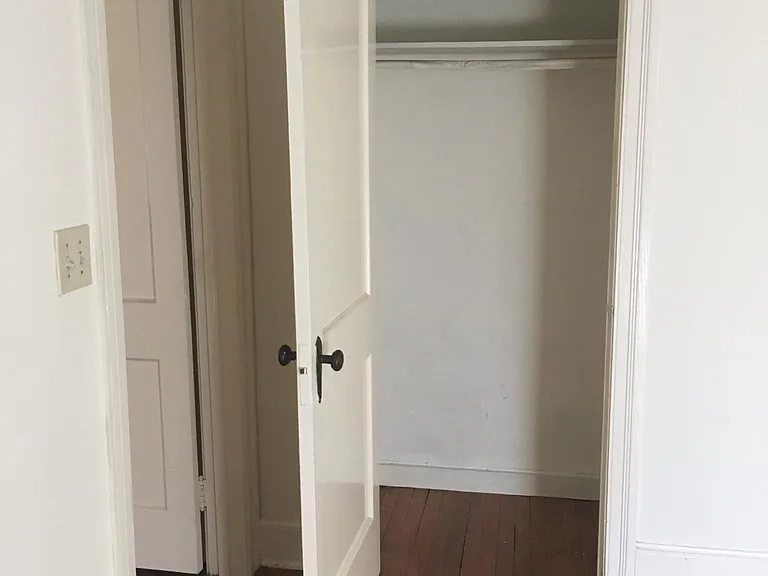 1069 Poplar Blvd — Photo 7