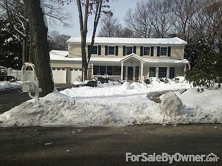 New perfection siding, 40 yr roof, andersen DH windows fold in for easy cleaning