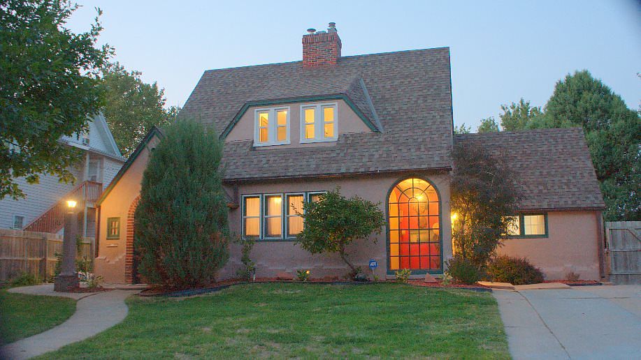 1st image of 815 W 22nd St