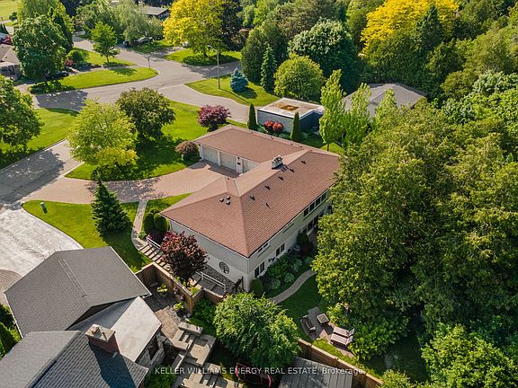4th image of 833 Glenmanor Dr