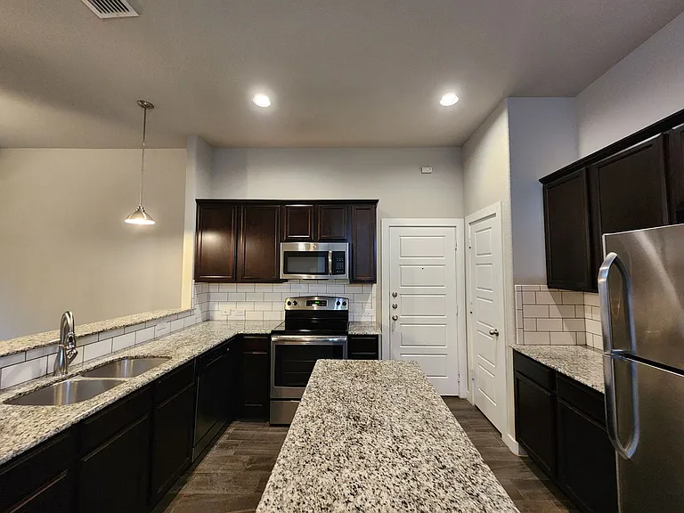 506 Creekside Frst — Photo 8
