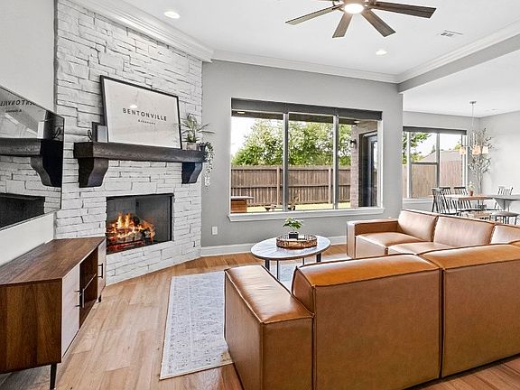 5th image of 3407 SW Mistletoe St