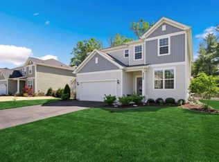 2220 Walnut Glen Blvd, Island Lake, IL 60042