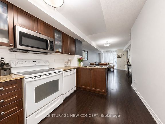 3rd image of 761 Bay St #404