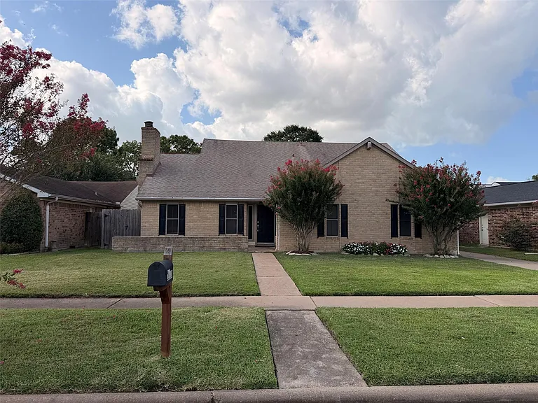 22118 Fincastle Dr — Photo 34