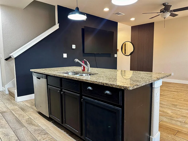315 Madison Oaks Ave — Photo 5