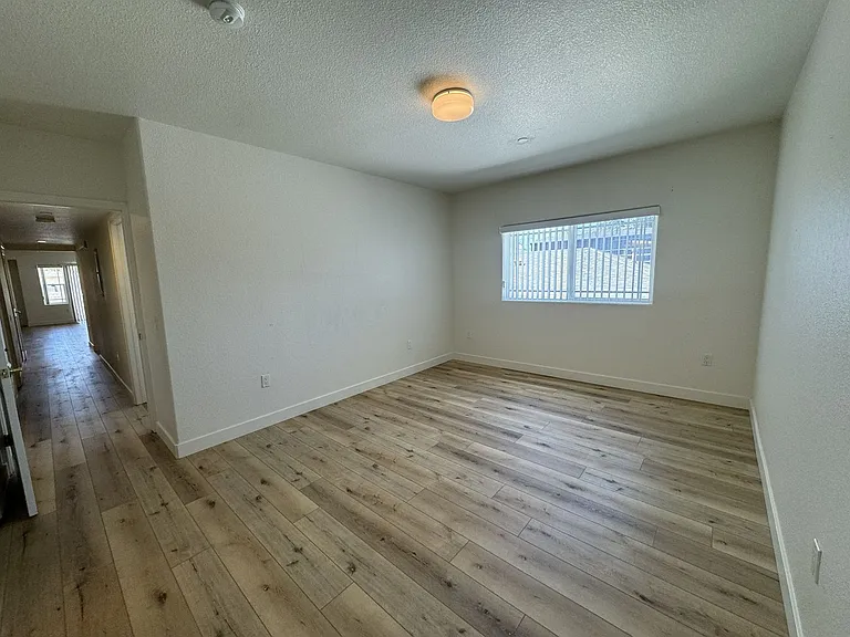 4077 Inglewood Blvd — Photo 27