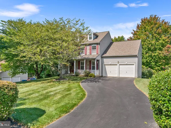 5 White Woods Ln, Malvern, PA 19355
