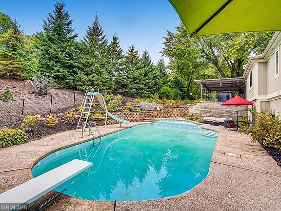 4th image of 2821 Crater Ct