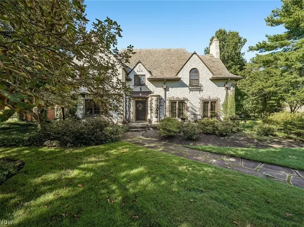 19909 Marchmont Rd, Shaker Heights, OH 44122
