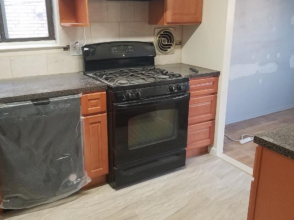 2nd image of 15620 78th St