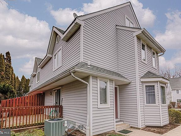 2nd image of 146 W Thomas Ct