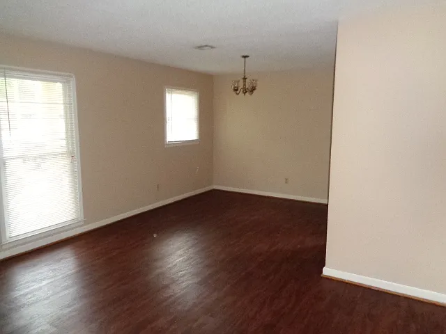 4 bed, 1504 sqft, $1,325 — Photo 2