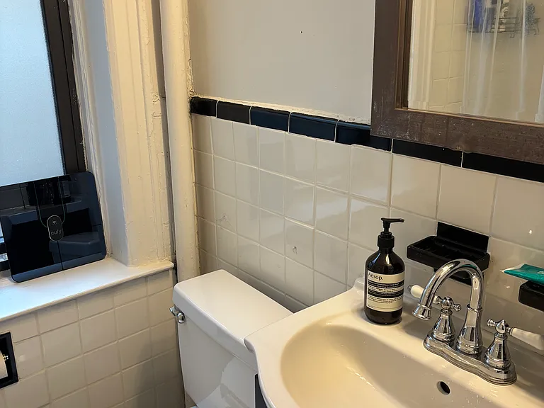 168 E 7th St #4D — Photo 11