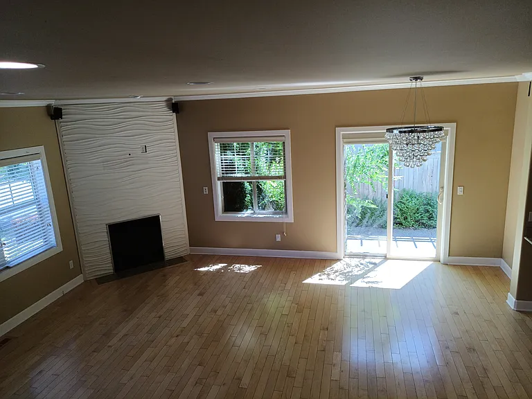 9525 Slater Ave NE — Photo 11