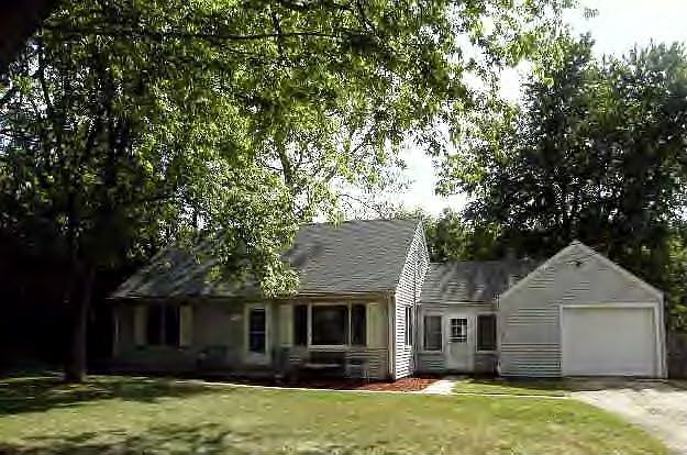 Home for Sale in Decatur, IL $67,877