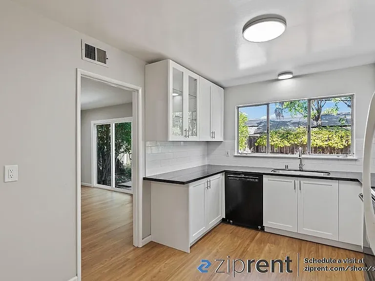 4559 Piper Dr — Photo 7