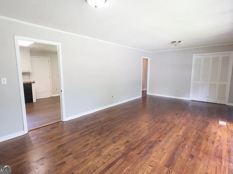 1465 Irwinton Rd — Photo 4