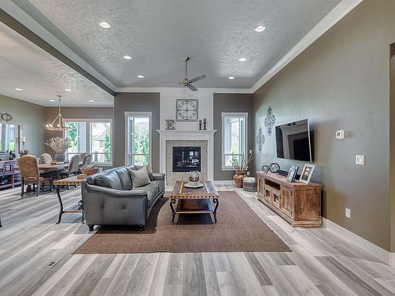 5th image of 540 E Andes Dr