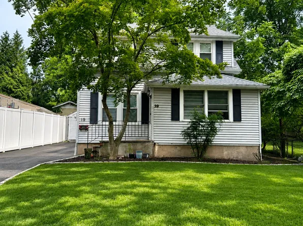 19 Mattocks Pl, Closter, NJ 07624