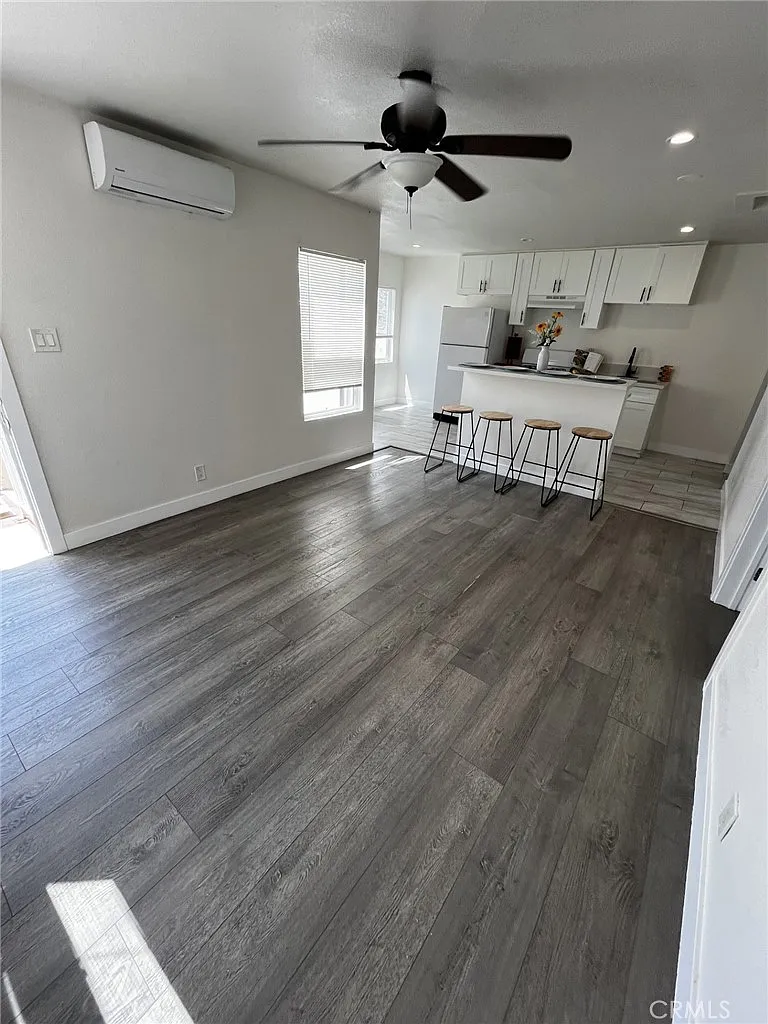 2 bed, 750 sqft, $2,500 — Photo 2