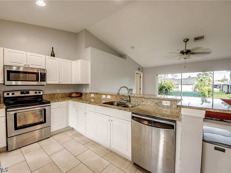 625 SW 11th Ter, Cape Coral, FL 33991 | MLS #2026028888 | Zillow