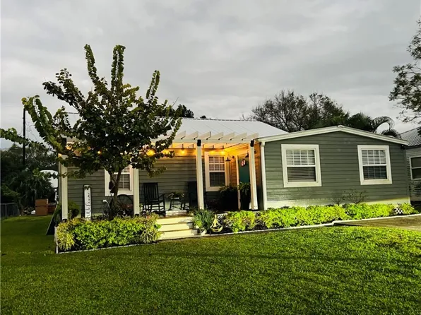 420 W Circle Dr, Clewiston, FL 33440