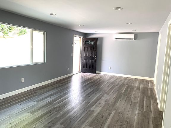 3rd image of 13947 Sylvan St