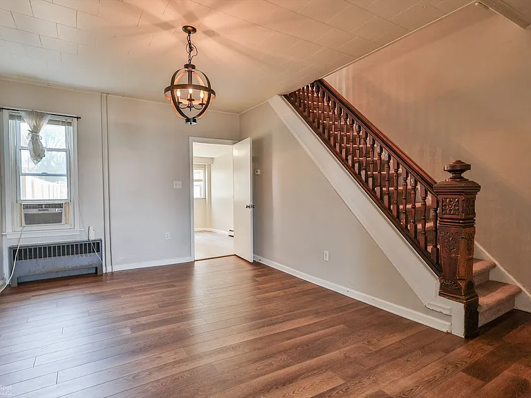 805 Main St — Photo 17