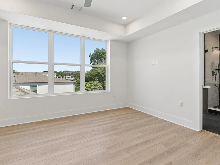 2202 N Carroll Ave #102 — Photo 14