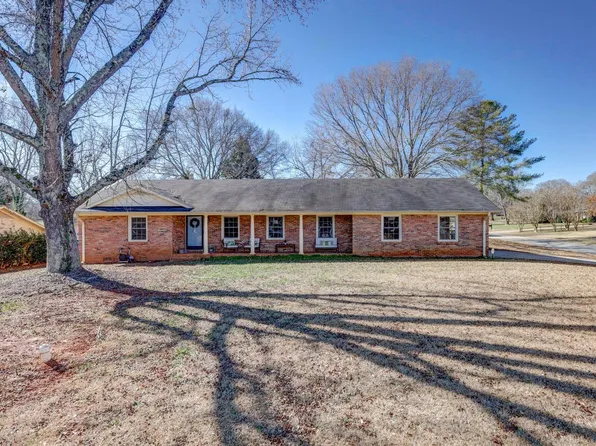 808 Thackston Dr, Spartanburg, SC 29307