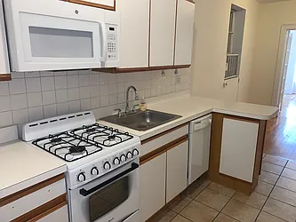 Rented by R New York
