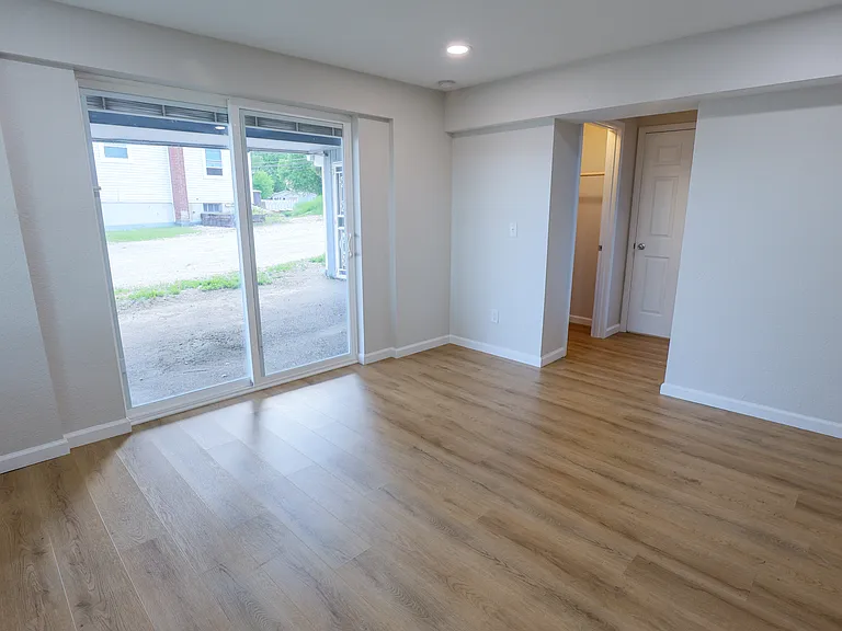 528 N Cogswell Dr — Photo 7