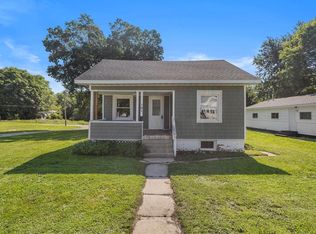 701 S Spruce St, Villa Grove, IL 61956