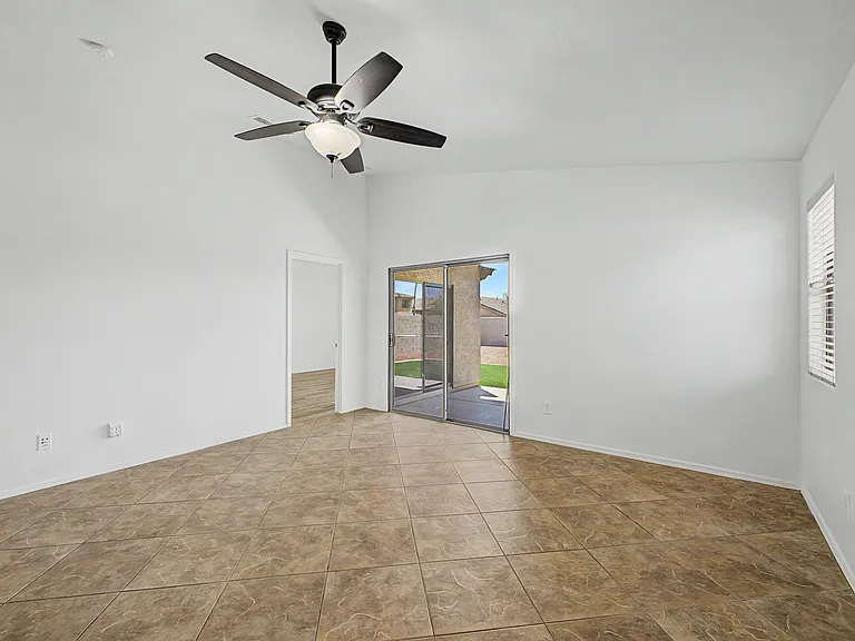 25875 W Saint Catherine Ave — Photo 6