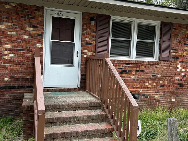 4923 Fieldcrest Dr #4923 — Photo 1