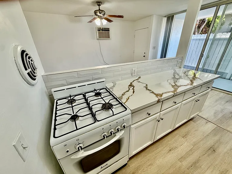 3374 Overland Ave #1 — Photo 12