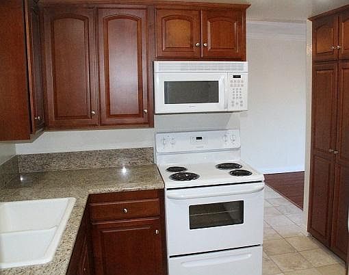 3rd image of 1200 S Catalina Ave #Gorgeous