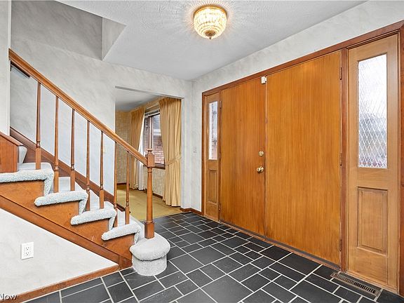 4th image of 8638 Hollis Ln