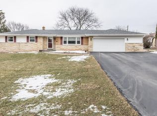 16525 Willow Ridge Ln, Brookfield, WI 53005