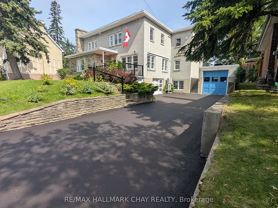 15 Parkside Dr #1