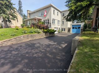 15 Parkside Dr #1, Barrie, ON L4N1W7