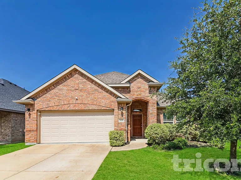 1820 Abby Creek Dr — Photo 1