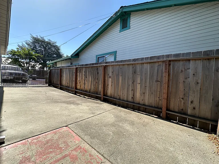 19635 Forest Ave — Photo 14