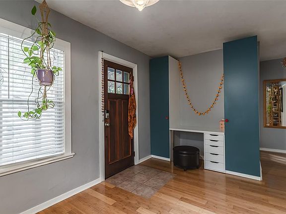 5th image of 2111 Oxford Ave
