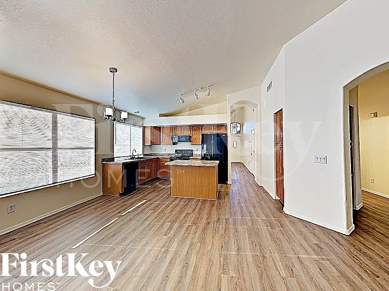 7206 E Lindner Ave — Photo 7
