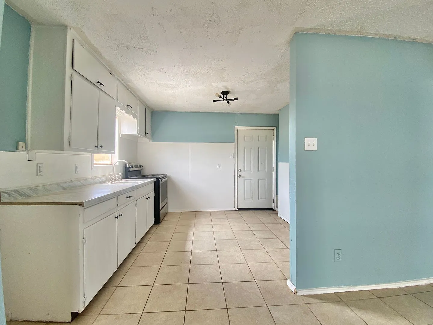 2 bed 1 bath in Arnett Benson — Photo 4
