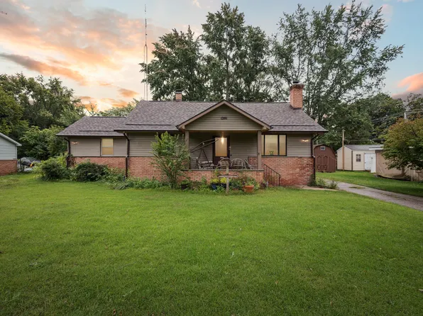 1281 Warren Ct, Benton Harbor, MI 49022